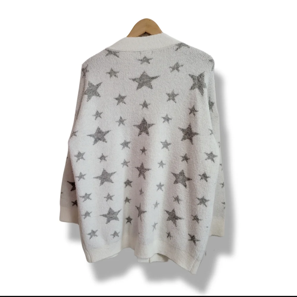 🌿DEBUT Star Fuzzy Cardigan | Oversized S/M | Off-White & Gray Boho Layers - Picture 9 of 13